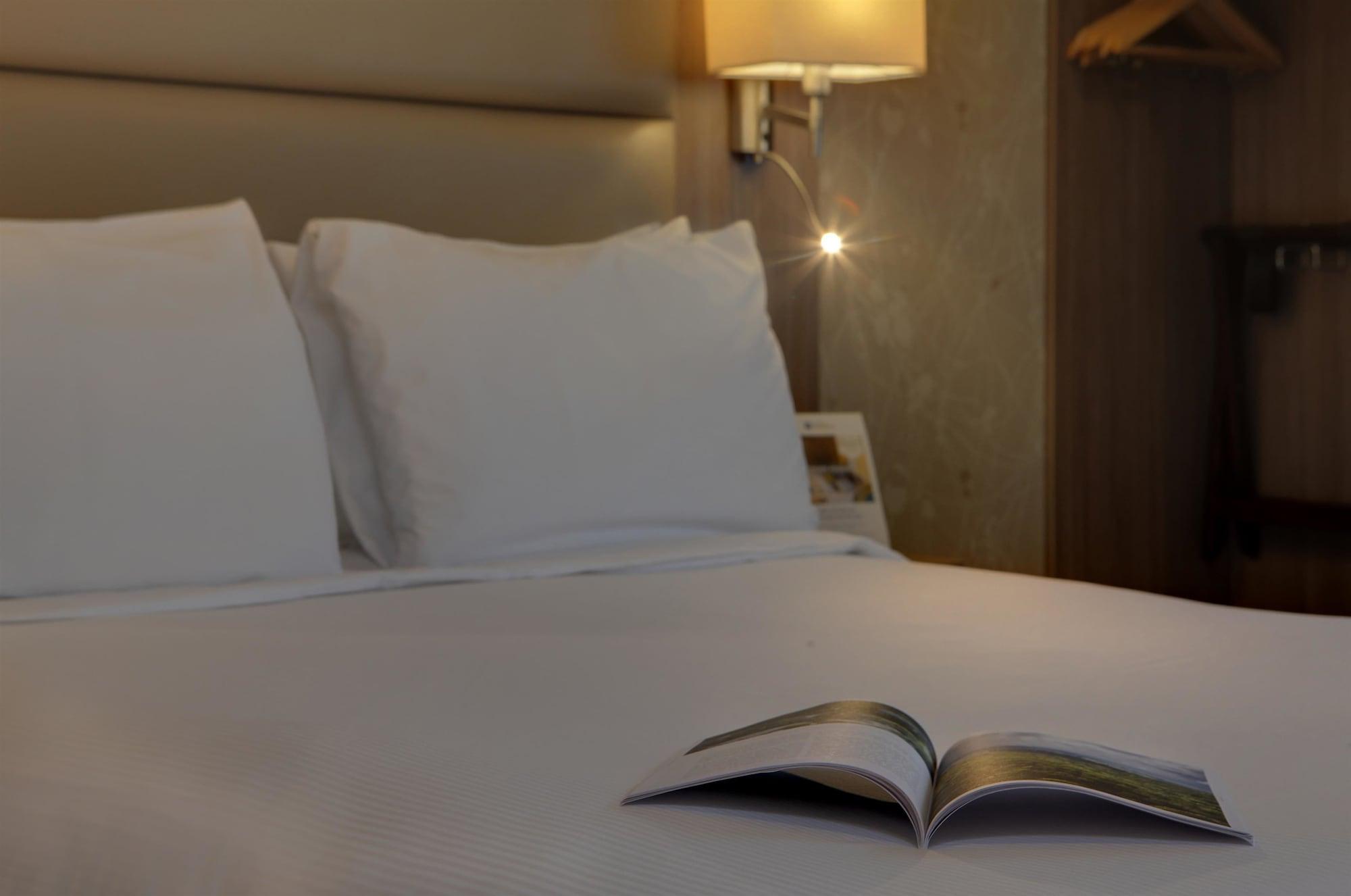 Best Western Pontypool Metro Hotel Bagian luar foto
