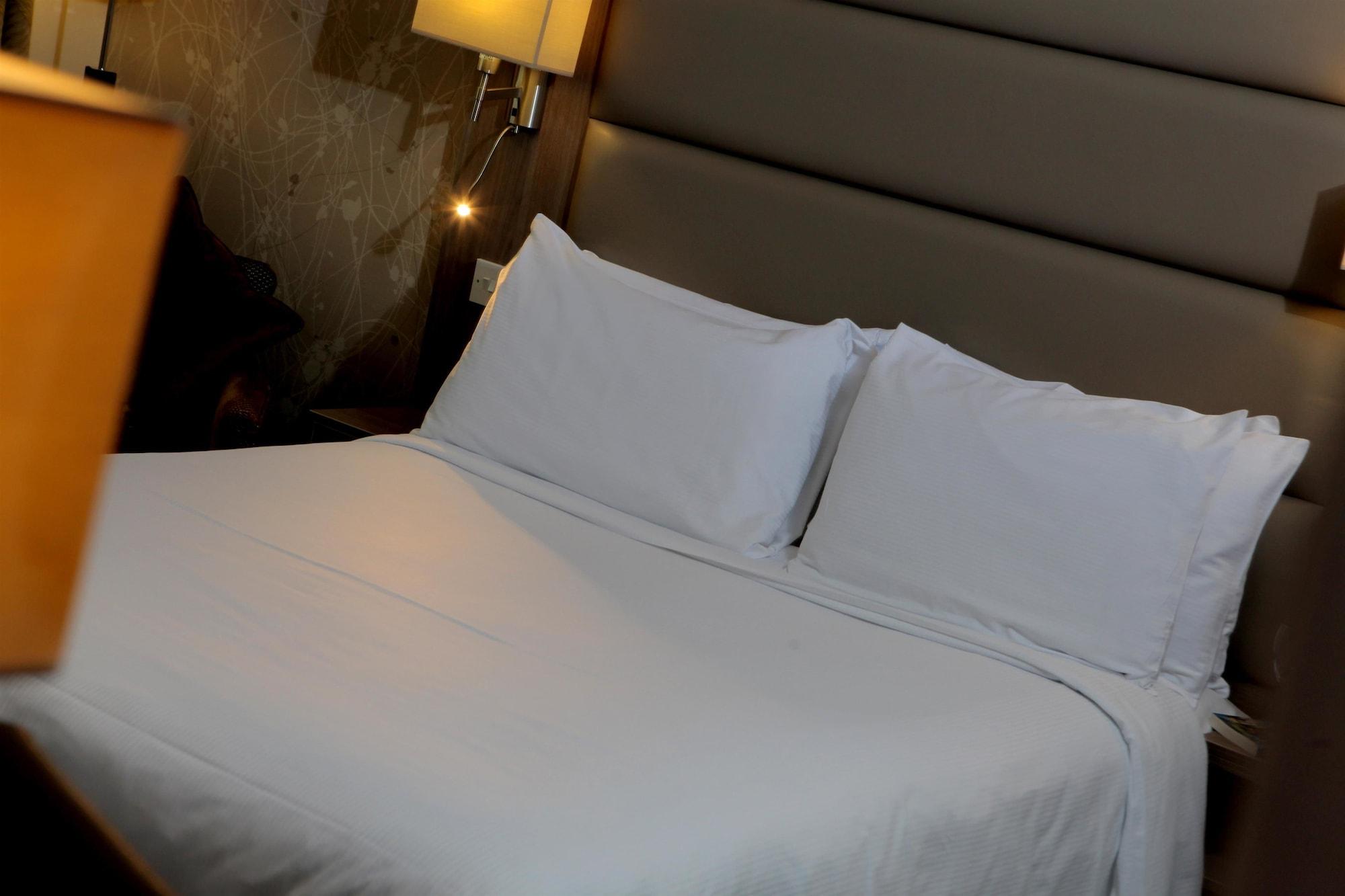 Best Western Pontypool Metro Hotel Bagian luar foto