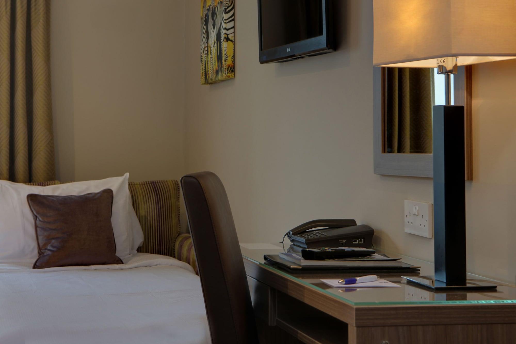 Best Western Pontypool Metro Hotel Bagian luar foto