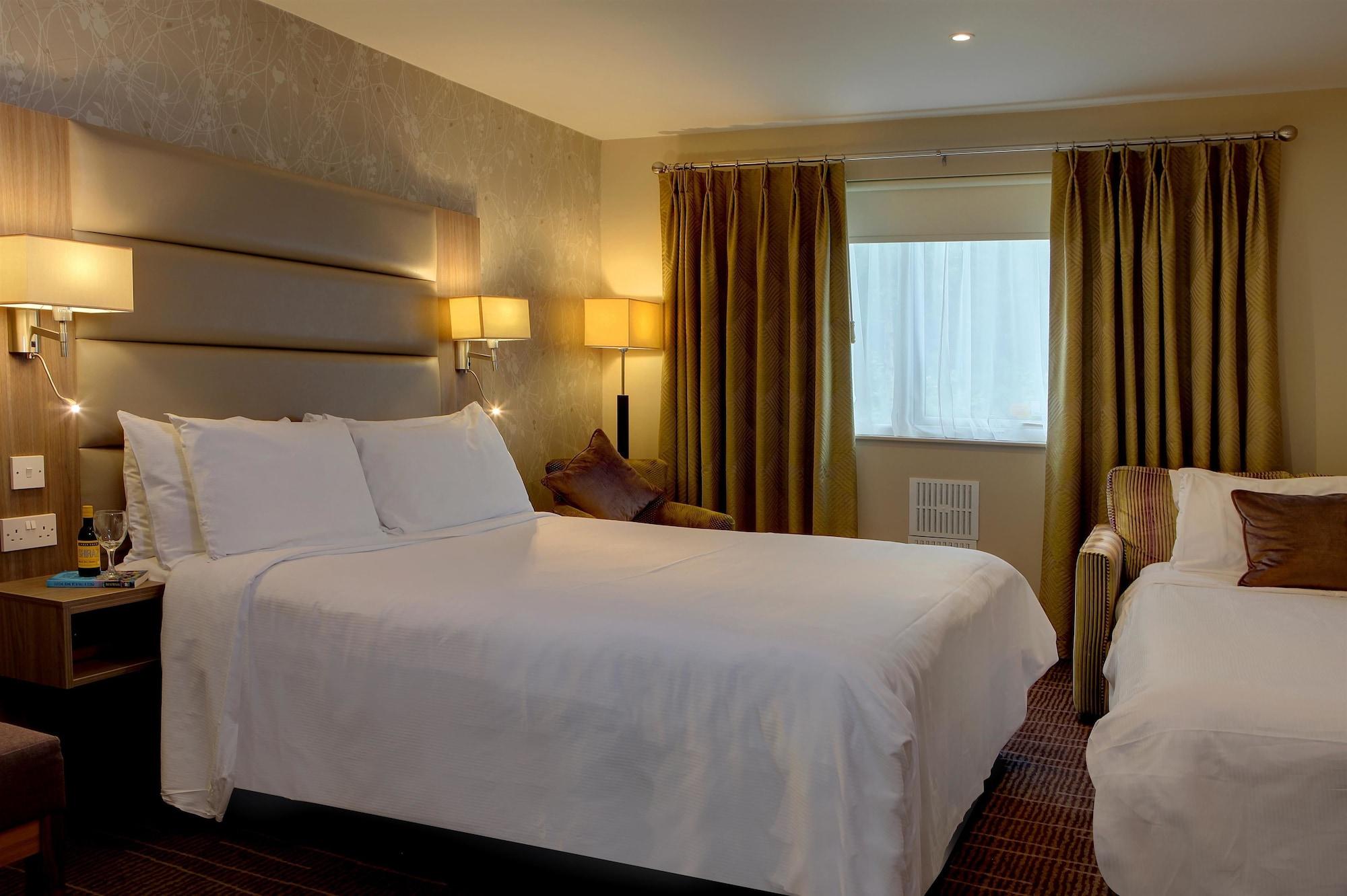 Best Western Pontypool Metro Hotel Bagian luar foto