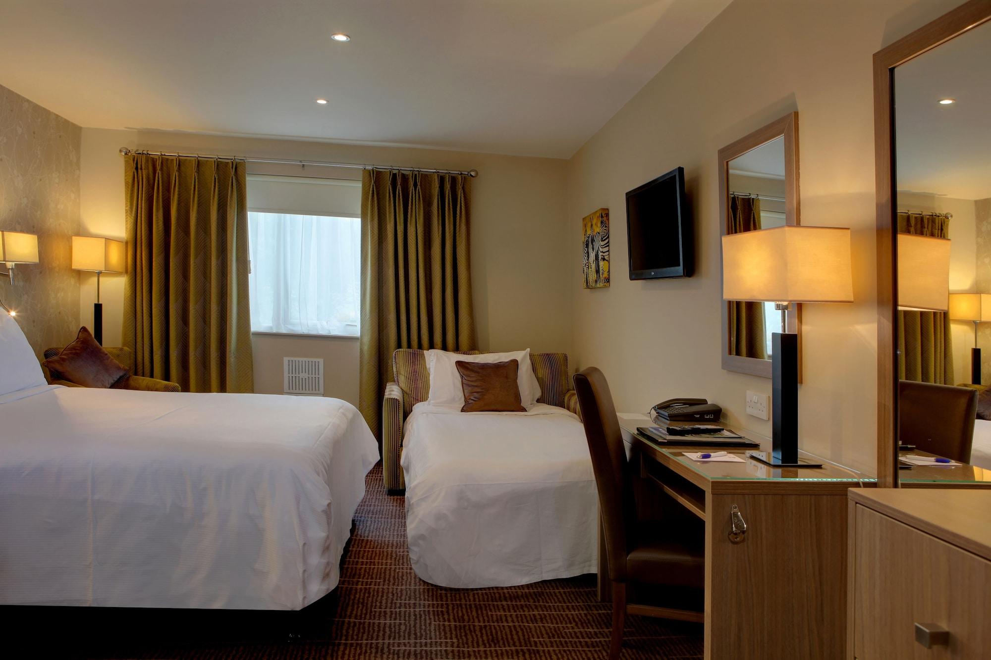 Best Western Pontypool Metro Hotel Bagian luar foto