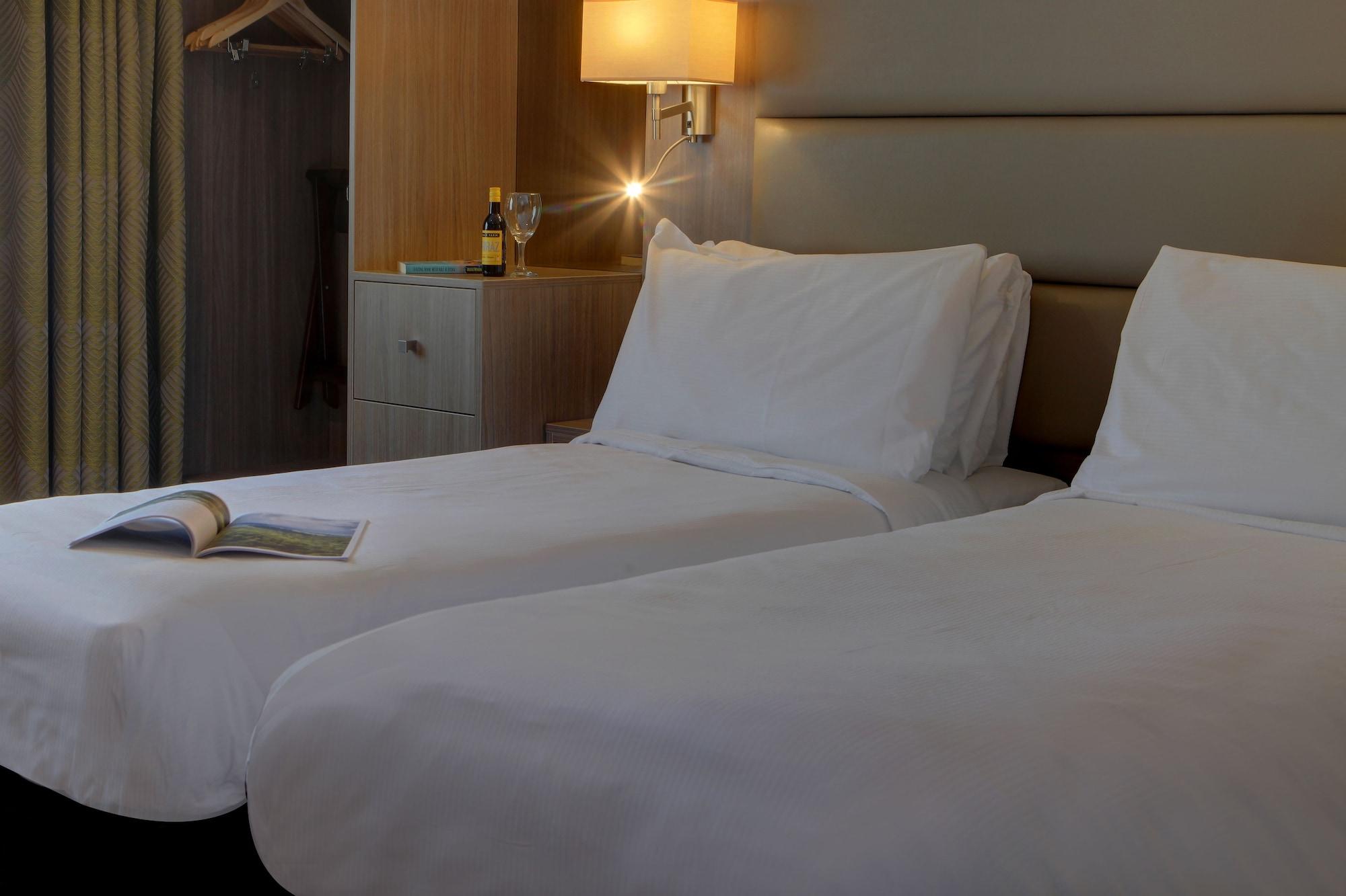 Best Western Pontypool Metro Hotel Bagian luar foto