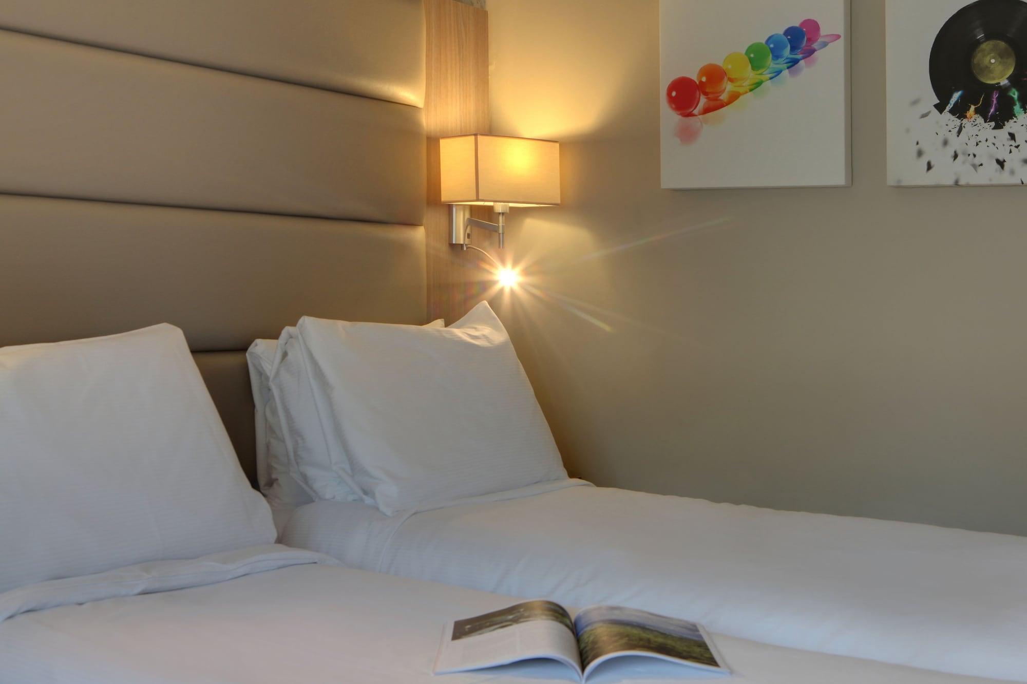 Best Western Pontypool Metro Hotel Bagian luar foto