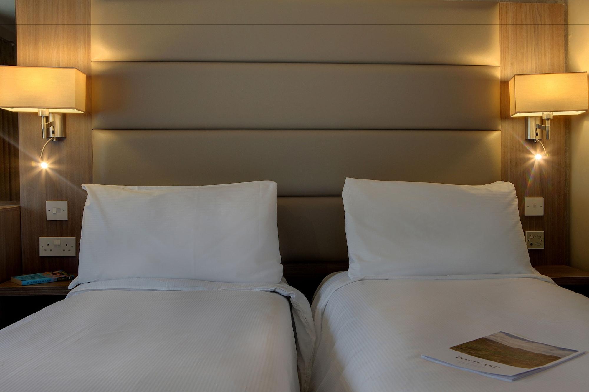 Best Western Pontypool Metro Hotel Bagian luar foto