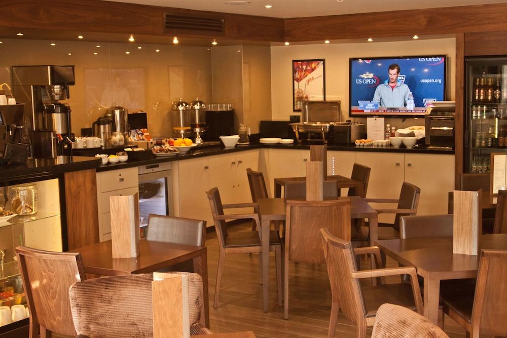 Best Western Pontypool Metro Hotel Bagian luar foto