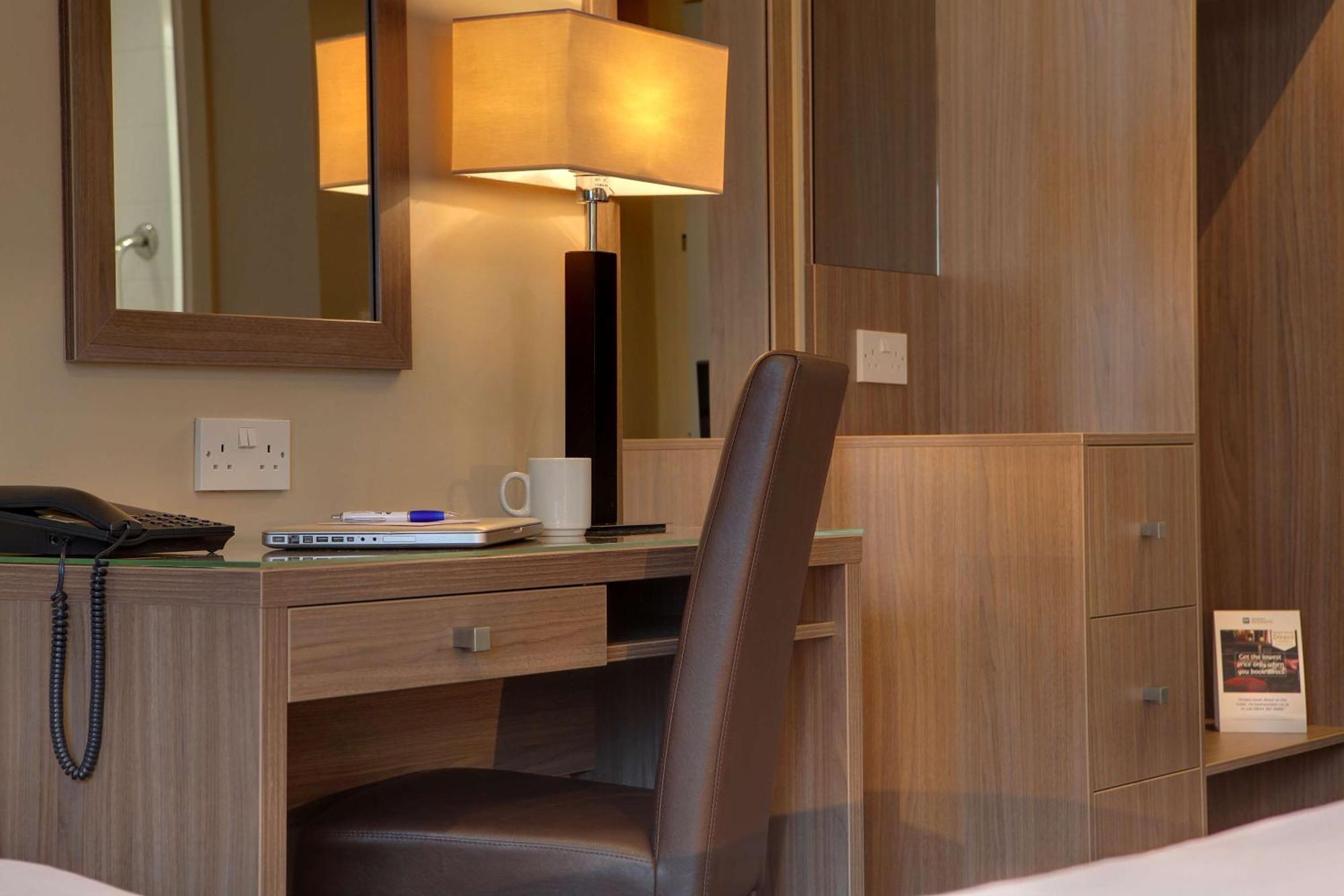 Best Western Pontypool Metro Hotel Bagian luar foto