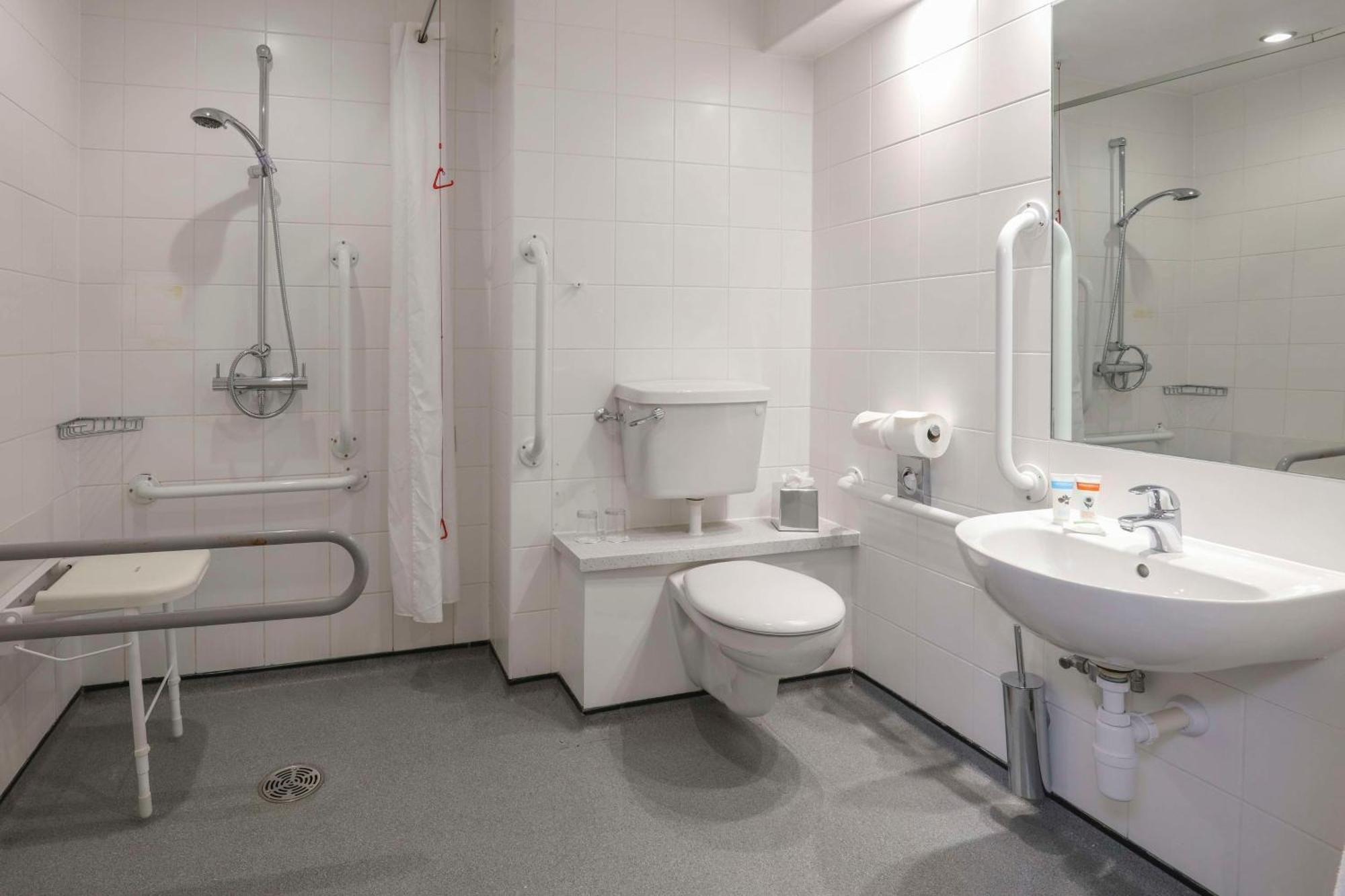 Best Western Pontypool Metro Hotel Bagian luar foto