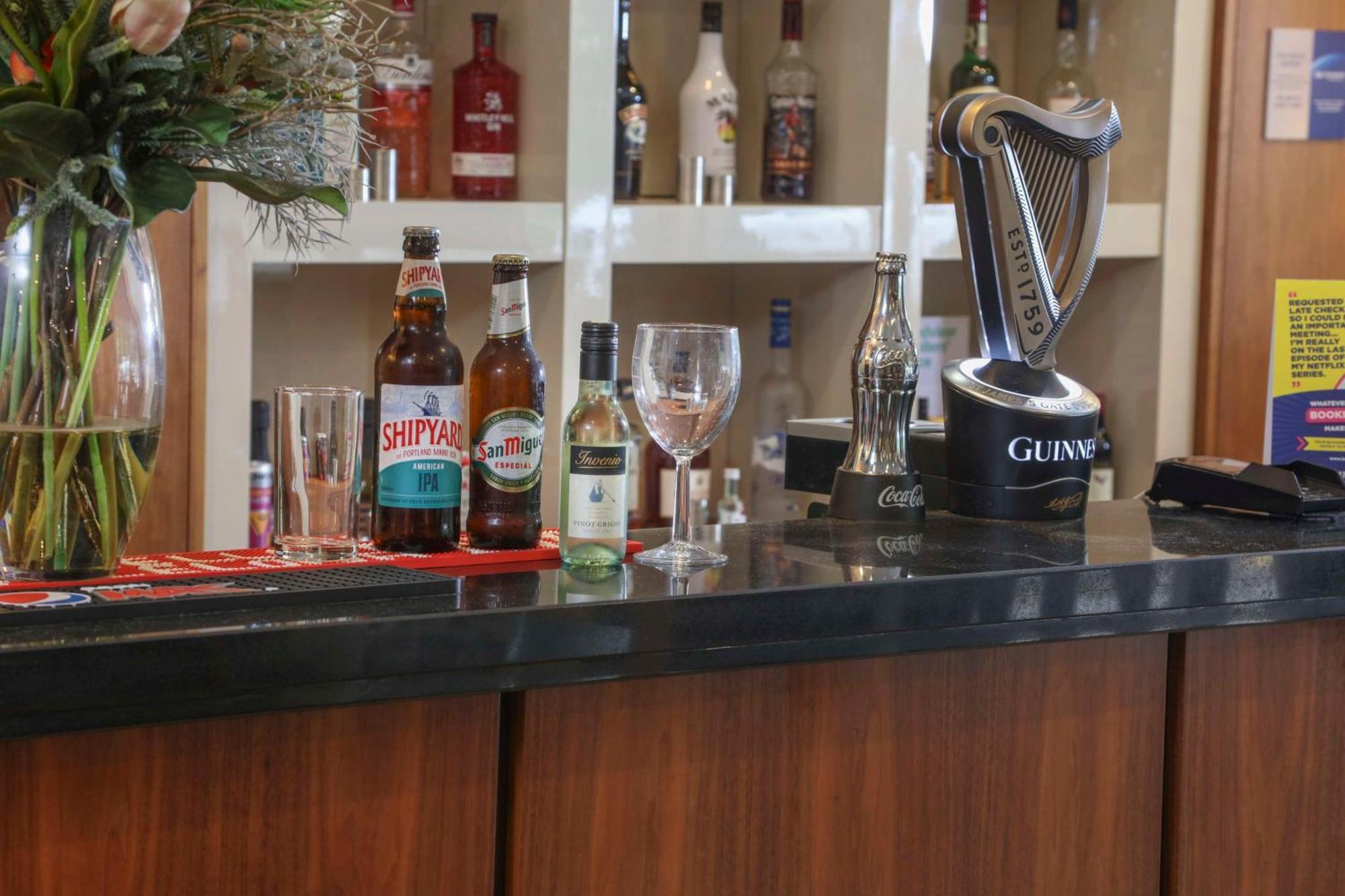 Best Western Pontypool Metro Hotel Bagian luar foto