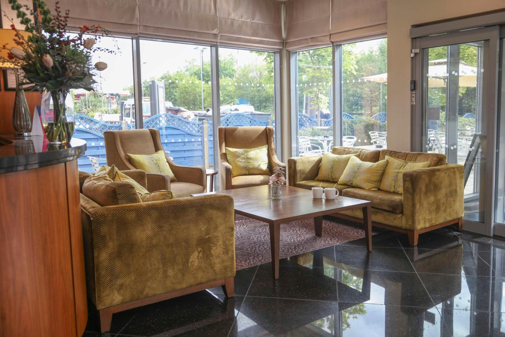 Best Western Pontypool Metro Hotel Bagian luar foto