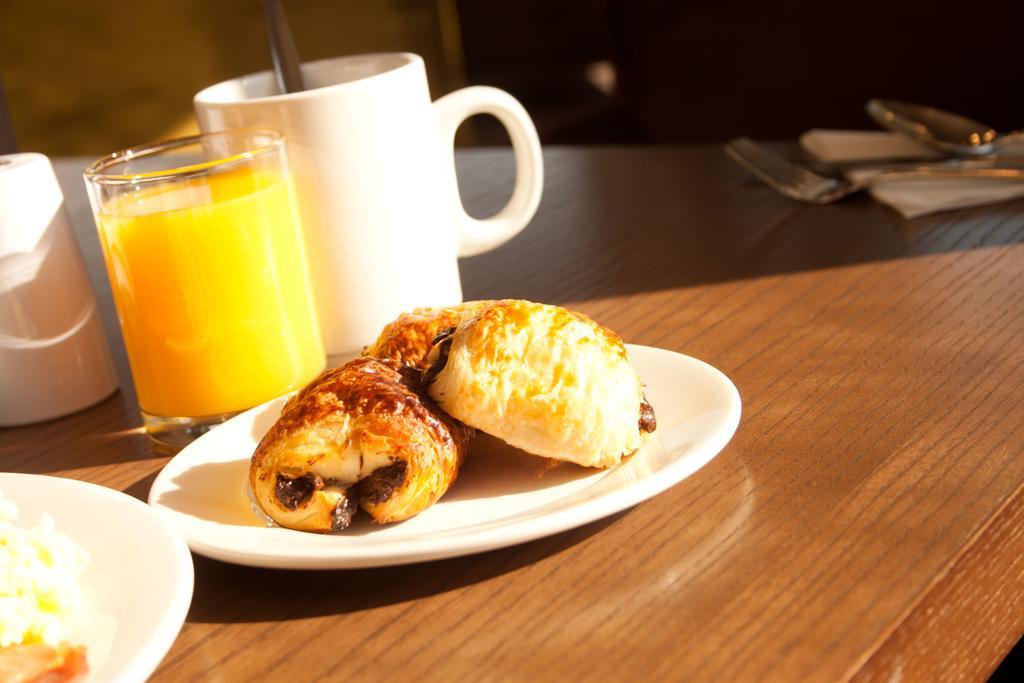 Best Western Pontypool Metro Hotel Bagian luar foto