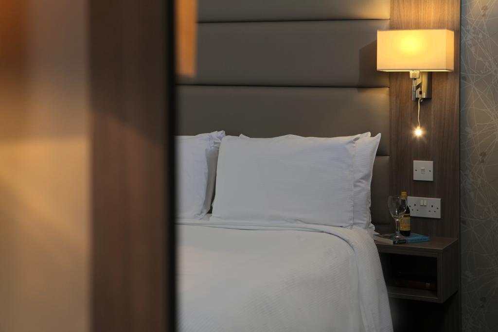 Best Western Pontypool Metro Hotel Bagian luar foto