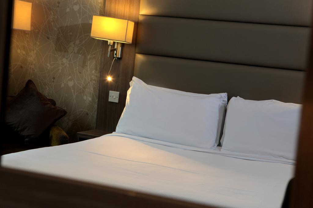 Best Western Pontypool Metro Hotel Bagian luar foto