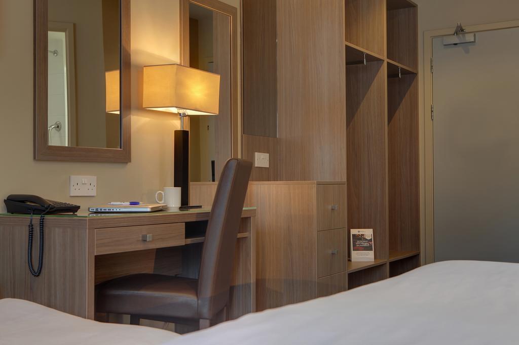Best Western Pontypool Metro Hotel Bagian luar foto